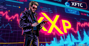 一名交易员站在发光的XRP符号前，背景是上涨的数字金融市场图表